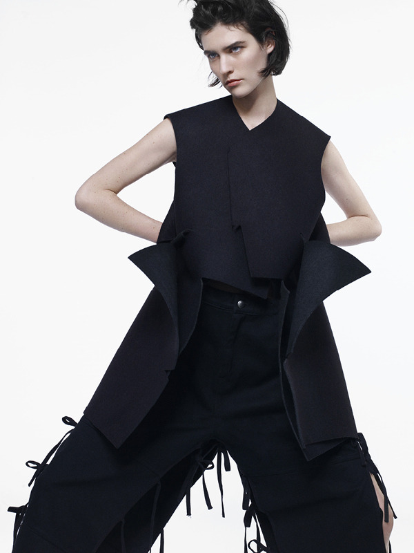 skt4ng:“Pay Full Attention” | MANON LELOUP ph. by Rory van Millingen and styled