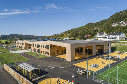 Borgafjellet Elementary School by LINK arkitektur
