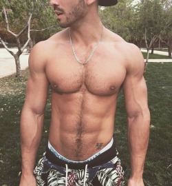 hottestguys247:Join Chaturbate to support