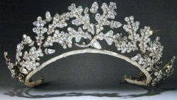 theladyintweed:  The Norfolk Oak Leaf tiara