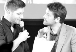 acklefrackle-deactivated2016092:  M: “Guys we were in the middle of making out!” M: “What the hell was that?!” J: “I was showin you the magic!” 