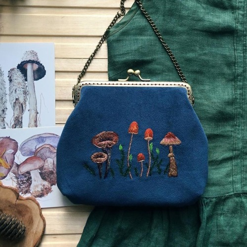 sosuperawesome:Embroidered Bags and Purses Mart Bag on Etsy Things Hobbits would use