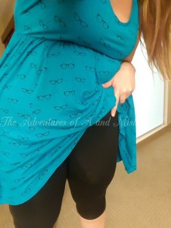 theadventuresofaandk:  This is discreet enough for a dinner date right? Maybe if you’re good while we’re at the restaurant, I might let you touch it once we get back to the hotel room. After all, it almost touches my knees. I’m sure you want to