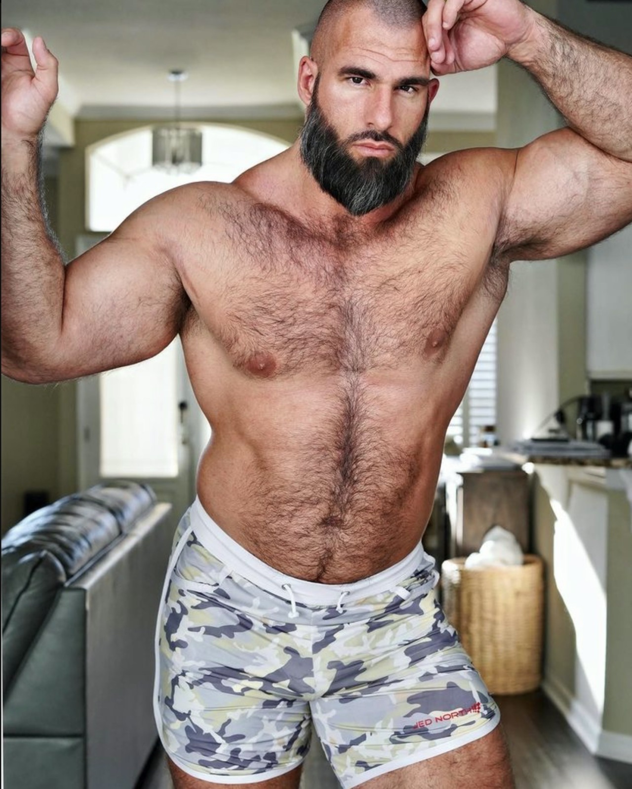 elnerdo19:Sexy gentle giant, Nick Pulos!!! 😘🥰😋❤️💚❤️💚❤️💚 🦍 