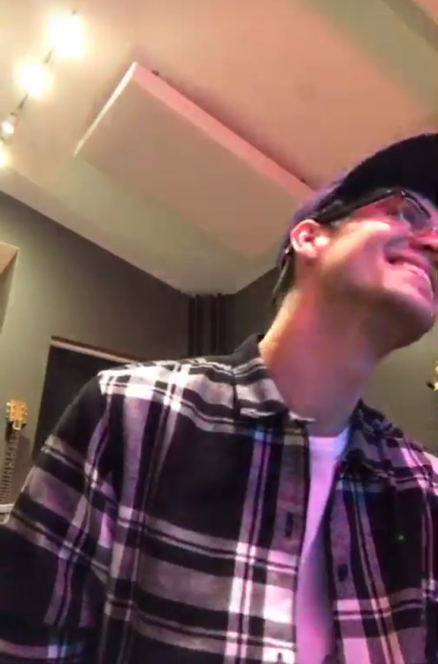 teenage-queen: Low quality pictures of a high quality person! (my screenshots, do NOT delete my capt