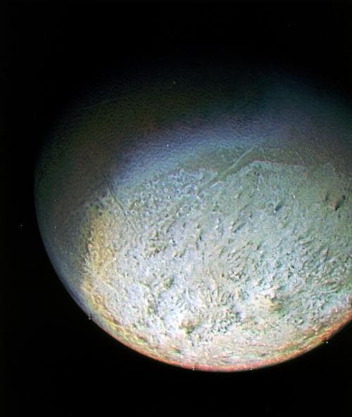 Triton It is the only large moon in the Solar System with a retrograde orbit, an orbit in the direct