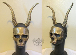 anachronisminaction:  Matching fantasy horns and mask set ~ Both were hand painted using a mixture of spray paint (Primer, clear satin finisher) and acrylic metallic paints. The horns are African Springbok. The mask blank  is from Raven King Relics and