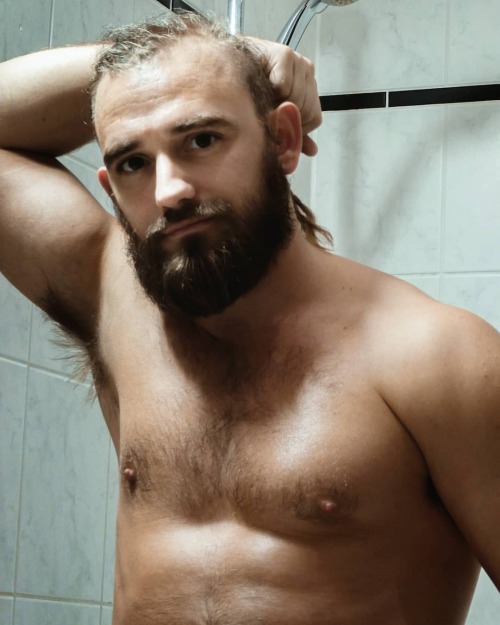 https://64.media.tumblr.com/d22523ef3bc3eeaedf6868b9bafdf9ee/d196ac10c16806f0-03/s500x750/2cfb6a72045ec9694a2a3fdab88edde785ed846f.jpg