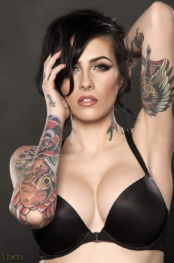 allgrownsup:  hot and sexy inked girls only