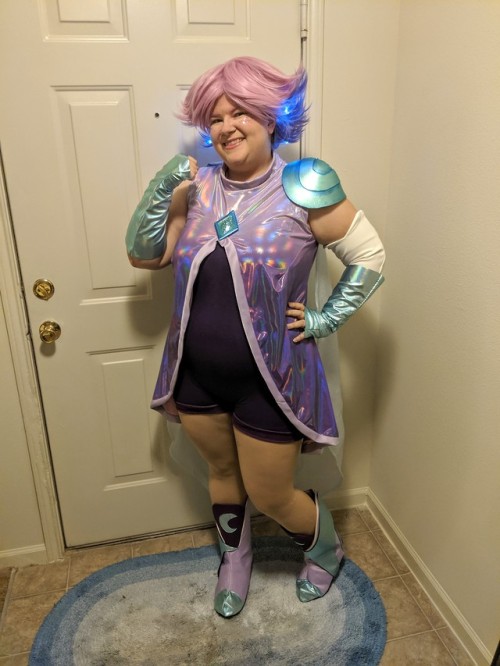 dreamworksshera:I loved making Glimmer! Picking out sparkly fabrics and stringing lights into my wig