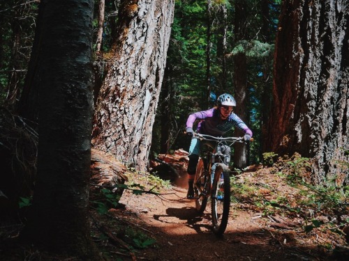dirtlegends: 26 Mile mountain bike ride past endless waterfalls for our 2nd Anniversary 