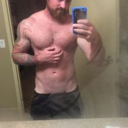 guyswithiphones-nude:  Guys with iPhones http://ift.tt/1bHkUpB