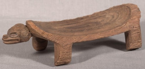 Ceremonial Taíno dujo (Dominican Republic, 1000 – 1500 AD).Ceremonial wooden stools like this one ar