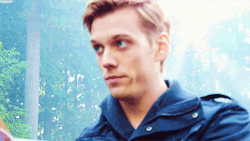 nicoisbroken:  O  Luke :3
