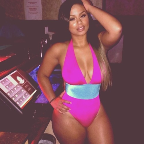 watchouttherenow:  phatbootycheeks:  Sexy winny munoz ❤❤👌   😄