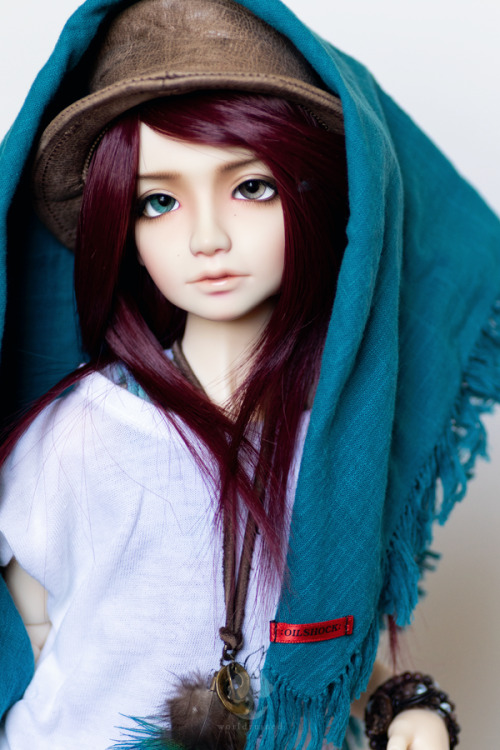 Forever Teal (part 2 of 2; [part 1])Jocelyn is an Anna-Queen Heart head with a faceup by Anna-Queen 