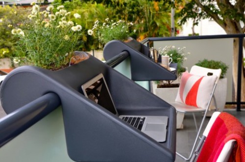 internalisecarlo: Small space: Did you notice this cute little table designed for small balconies an