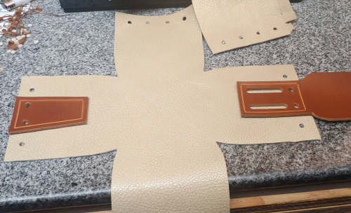 COUCH POUCH!! Free Pattern & Tutorial