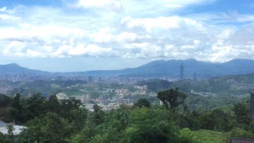 Happy world photography day! #Taiwan #maokong #Taipei #travel #wanderlust #maokong #landscape #taipe