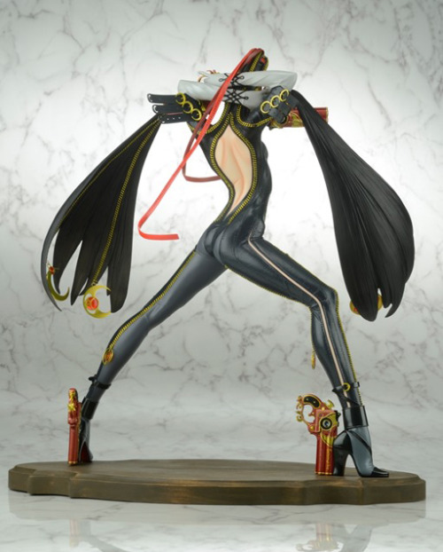 highdio:  New photos of Flare’s Bayonetta figure. May 2015 release date.(x).