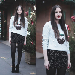 fashion-tights:  MERRY CHRISTMAS (by Justine