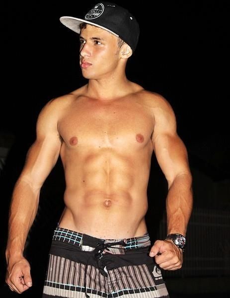 muscledomination: My name’s Diego, I’m 5'5 and 195lbs, and I don’t believe in merc