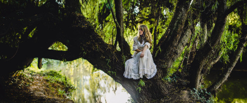 Tree girl by Donna Smith Via Flickr: facebook.com/DonnaMPhotography