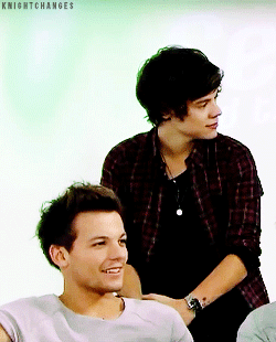 Harry: (listening To Zayn Compliment Him)
