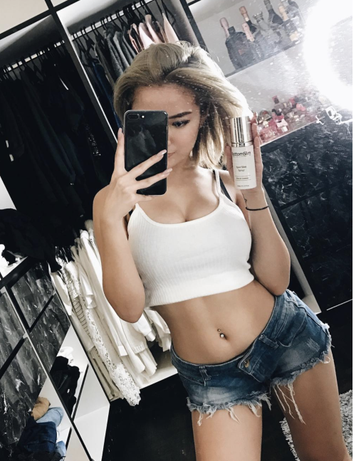 s3xpheromone: Not every asian girl is capable of this body, let’s take a moment to whip out yo