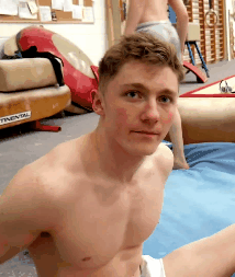 malecelebritycollection:Some gifs and stills of a now classic Nile Wilson scene,