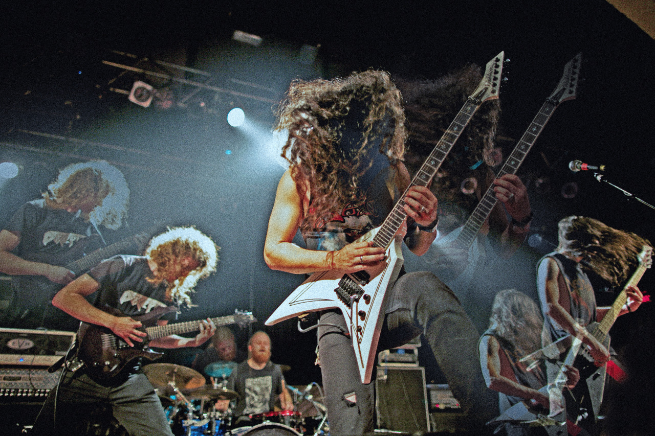 funeralbitch666:  Another shot I took of Vektor live @ The Opera House  Badass shot!