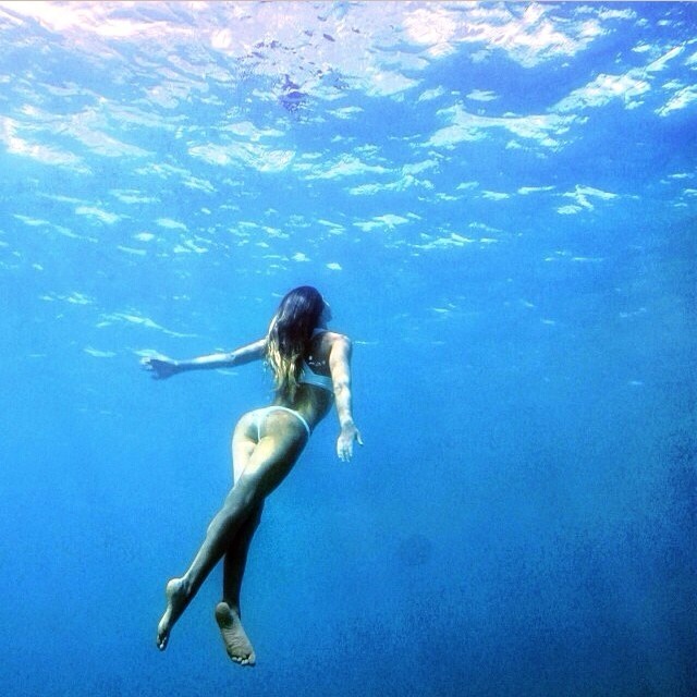 kelseyfinnphotography:  She does it for the ocean // the talented and beyond gorgeous