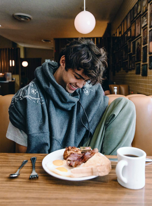 mancandykings:Noah Centineo // BRYANT |