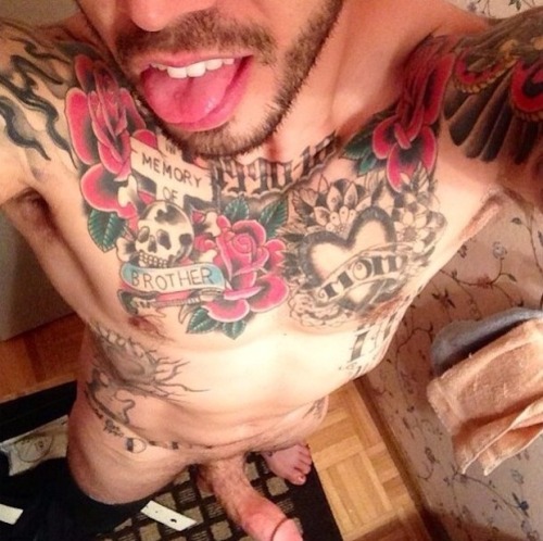   Alex Minsky, former US soldier turned model  KSU-Frat Guy:  Over 56,000 followers and 42,000 posts. Follow me at: ksufraternitybrother.tumblr.com    He hot