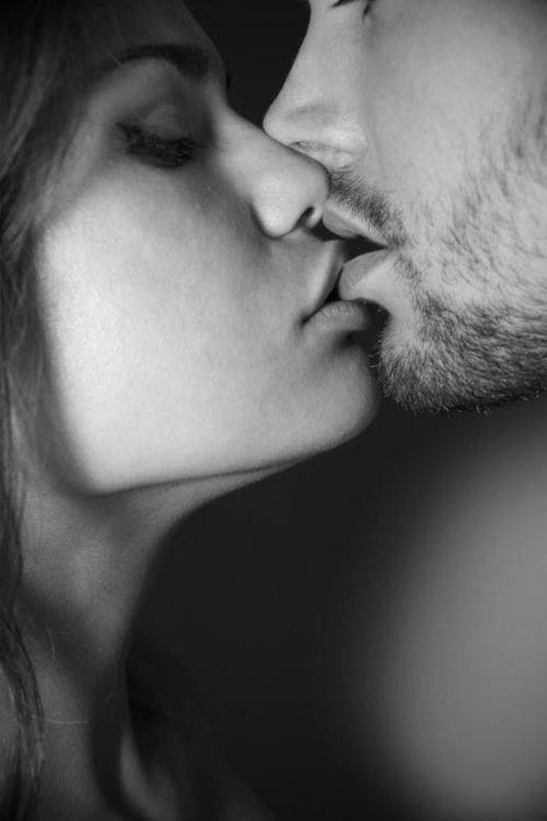 spicyrunnergirl:  You are the artist and i Your willing canvas.