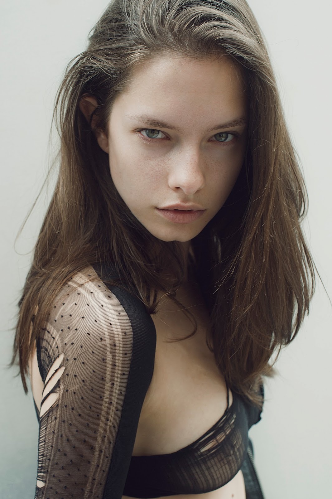 remarkablybeautifulgirls:  Linda