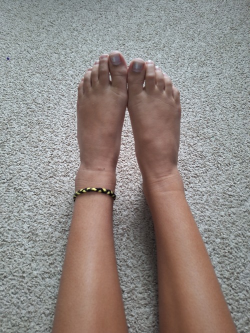 Fingon anklet, don't mind my grippers...