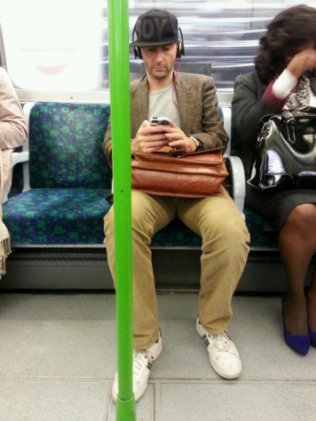 embraceyourgeekness:  Embraceyourgeekness:      ALWAYS. GET. THE.TUBE 