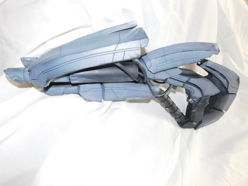thisdragonhoardsgames:ascensionprops:Geth Plasma Shotgun 100%!  EVA floor mat foam and some pla