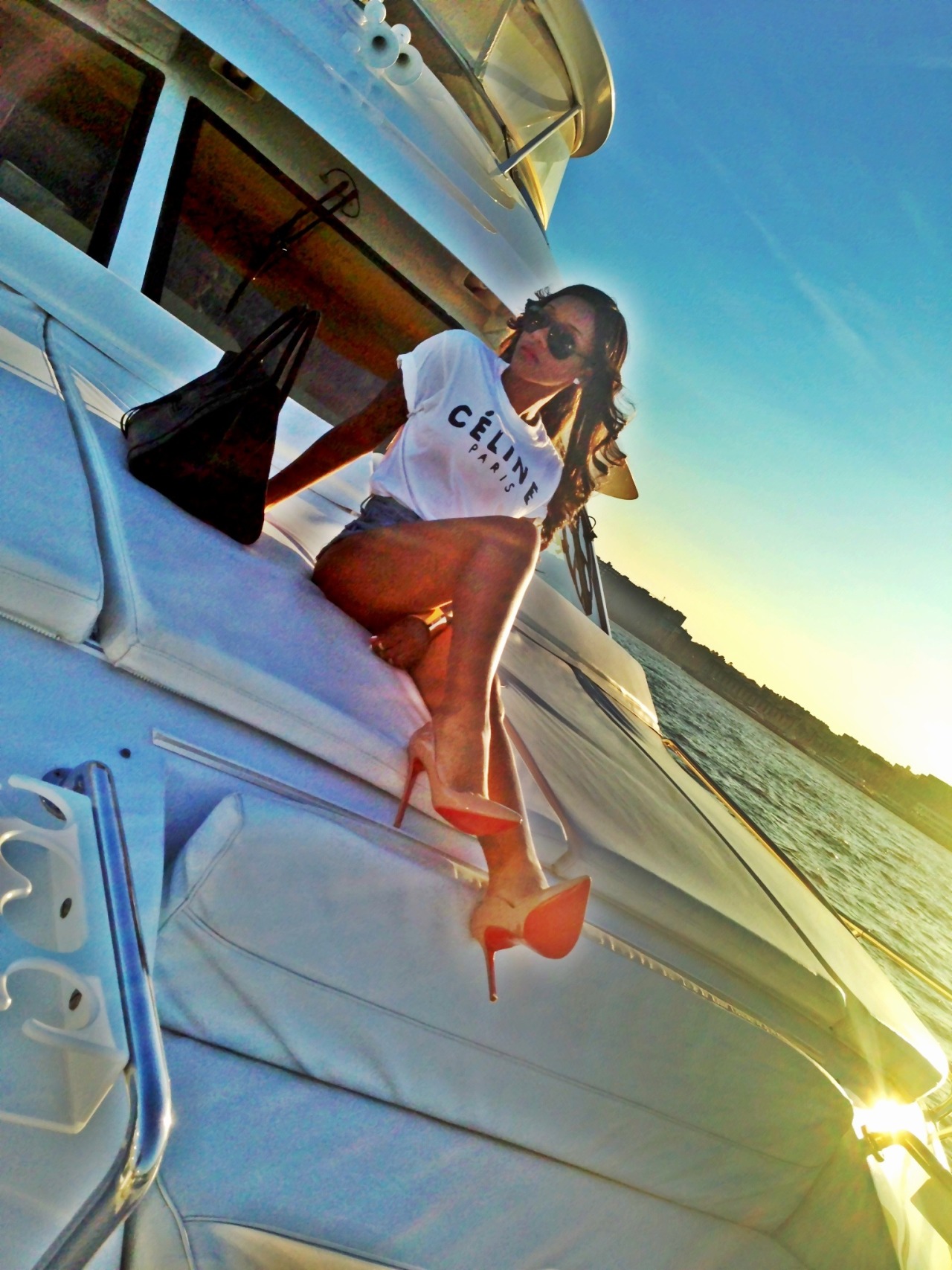 flyestfemales:  flyestfemales http://simplicityxstyle.tumblr.com/ 