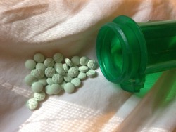 blissfully-zen:  fl0werchildd:  Green apples Oxycodone 15mg  always thought those were endocets. either way those hit you good. 