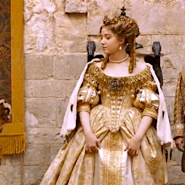 angel-or-phantom: Lovely costumes in period dramas:Tale of tales (2015)
