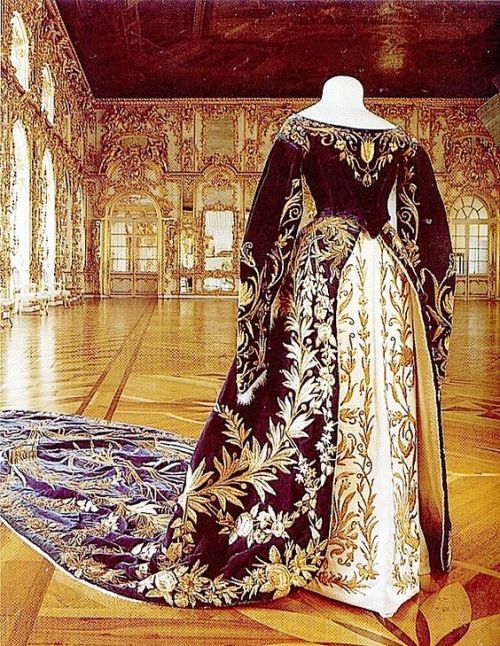 Russian court dresses, late 19–early 20th centuries1. Court dress worn by Maria Feodorova, 188