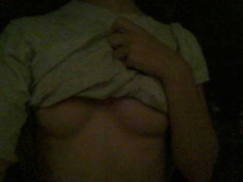 classssysex:  Small boobs are great boobs. 😚