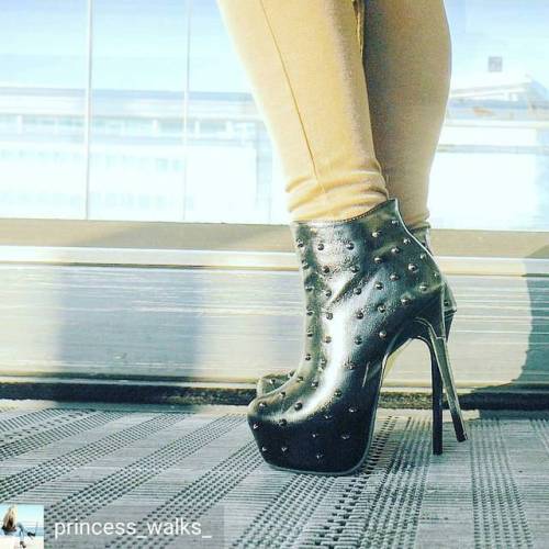 Credit to @princess_walks_ : Walking video/photo-shoot **#leatherheels #highheels #highheelsboots #h
