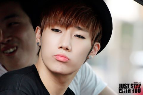   MY HEART FREEZES… KIM SUNGKYU i’m done witiu…  