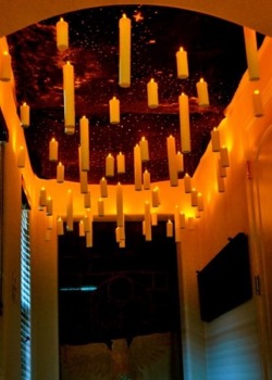 cuteautumn:  howlinghalloweenideas:  Remember the floating candles from Harry Potter? Here’s a clever idea: Use paper towel holders and LED lights to recreate it. Hang your creation with clear fishing line from the ceiling for the floating effect! Makes