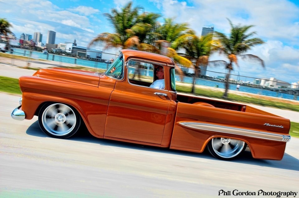 relaxed-iron:  http://www.philgordonphotography.com