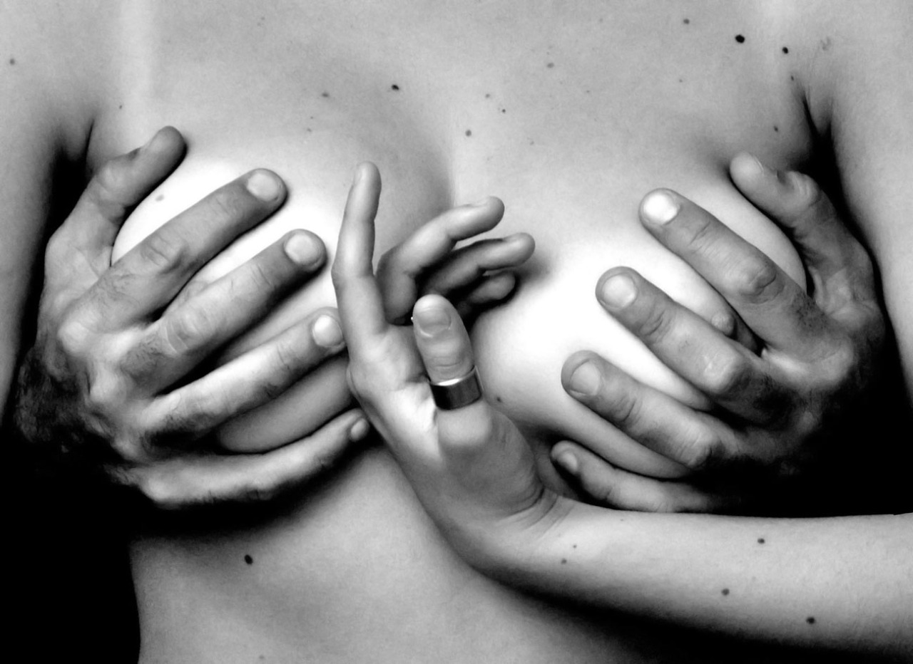 thepureskin:  dick-and-jane:  Erotica For Couples  i really love this one 