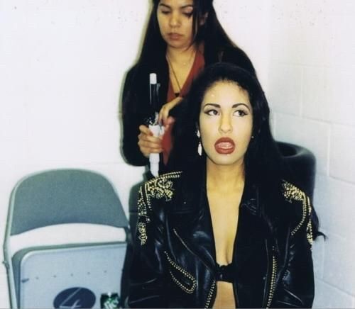 anything-for-selenaaas:  More Sel-by-the-outfit - 1995 TMA shots